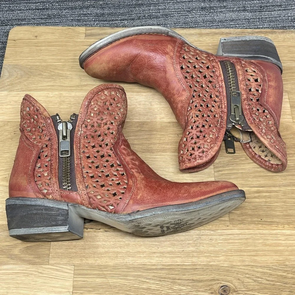 Circle G Corral Western Boots Women 8 Red Leather Laser Cut Ankle‎ Zip Bootie